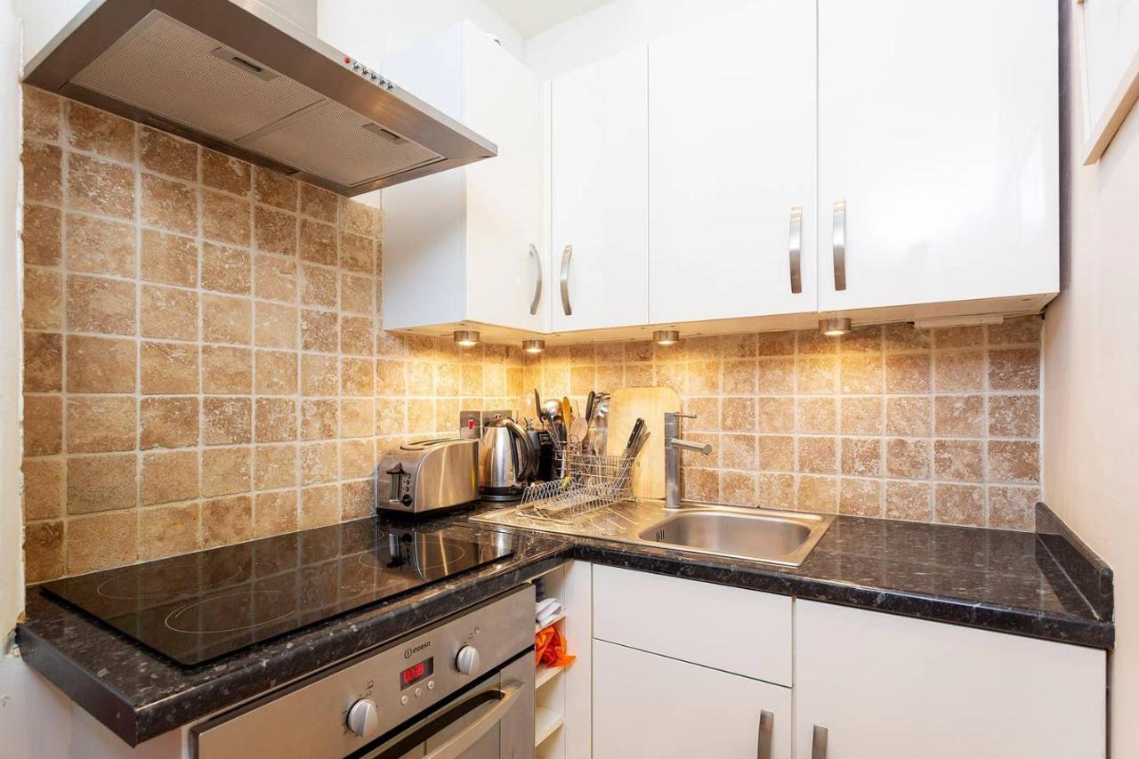 Апартаменты Charming Studio Near Clapham Common Лондон Экстерьер фото